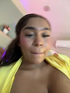 YariRose live cam on StripChat