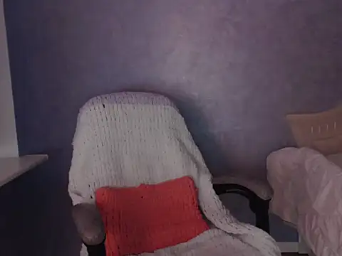 LuckyLisa23 live cam on StripChat
