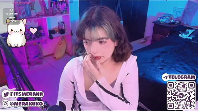 meraki_fraise live cam on StripChat