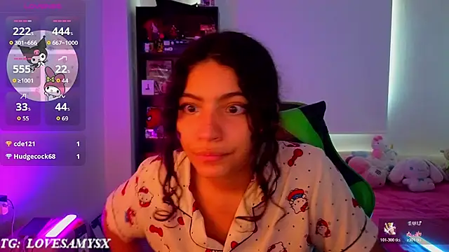 Lovelyamyy live cam on StripChat