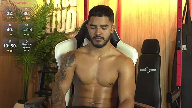 Reik_Vonn live cam on StripChat