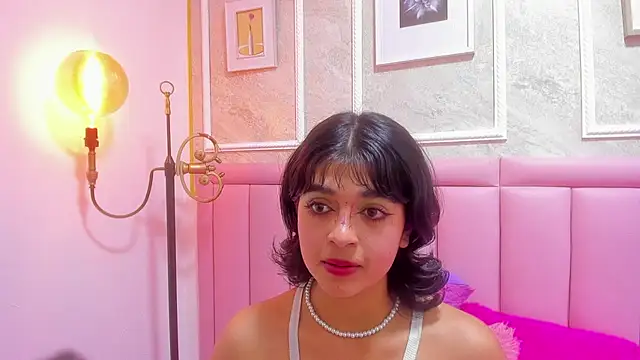 velvet_girll live cam on StripChat