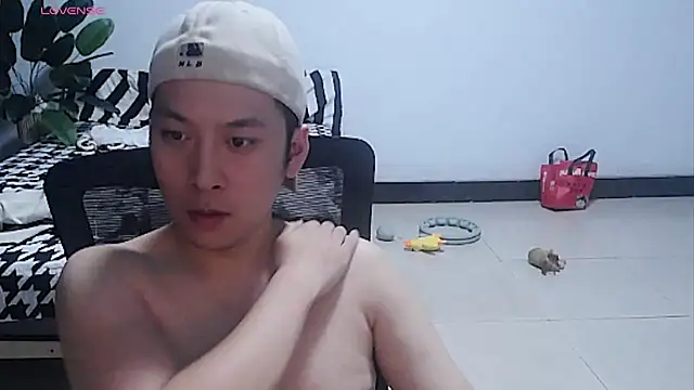 yichen008 live cam on StripChat