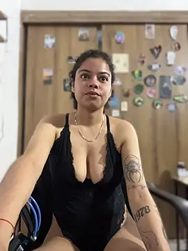 VelvetSasha live cam on StripChat