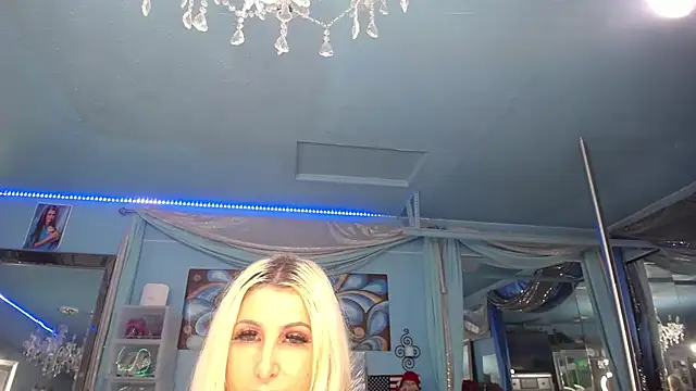 ADRIANNA_FOX live cam on StripChat