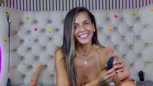 PlayfulShow live cam on StripChat