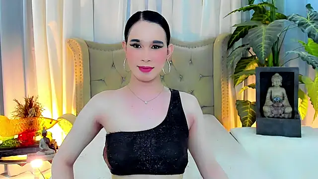 LexiLoreOnTop live cam on StripChat