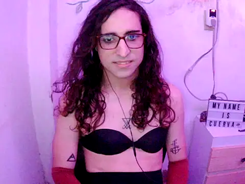 LaCuerva19 live cam on StripChat
