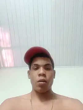 Rennanfr live cam on StripChat