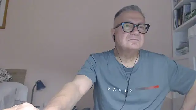 YOU6me live cam on StripChat