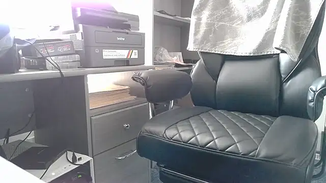 TrevorSteele live cam on StripChat