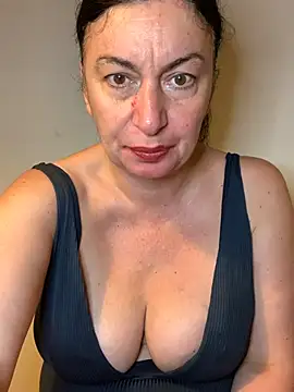 Lizzaa80 live cam on StripChat