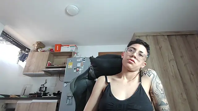 Cutie_Shy_ live cam on StripChat