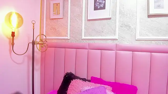 velvet_girll live cam on StripChat