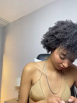 Kiara_Kamau_XXX live webcam