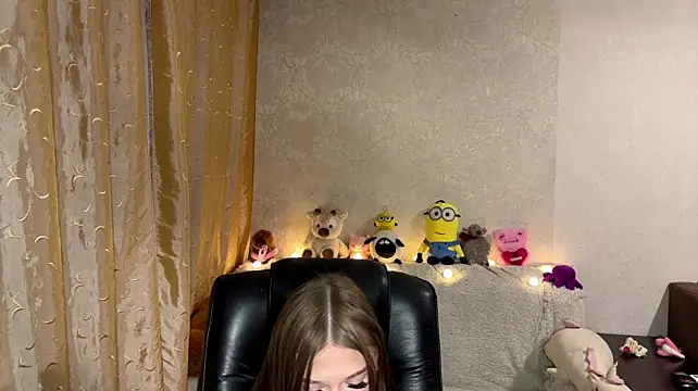 urcutiebunnyy live cam on StripChat