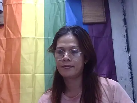 juicycum069 live cam on StripChat