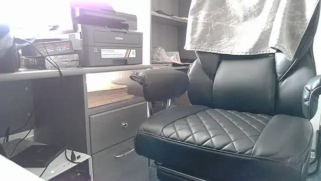 TrevorSteele live cam on StripChat