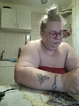 AriannaMilf live cam on StripChat