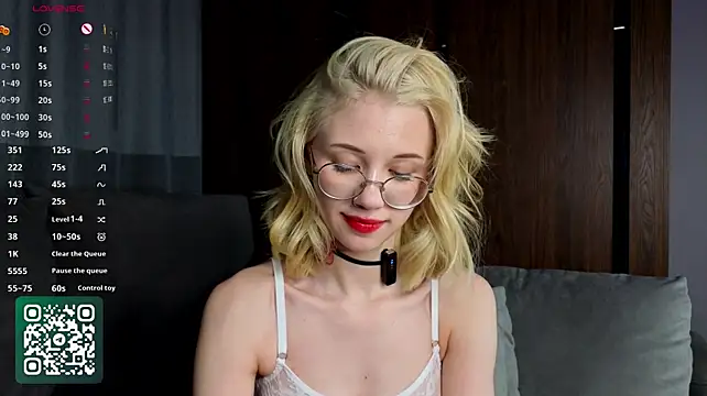 MaryAllston live cam on StripChat