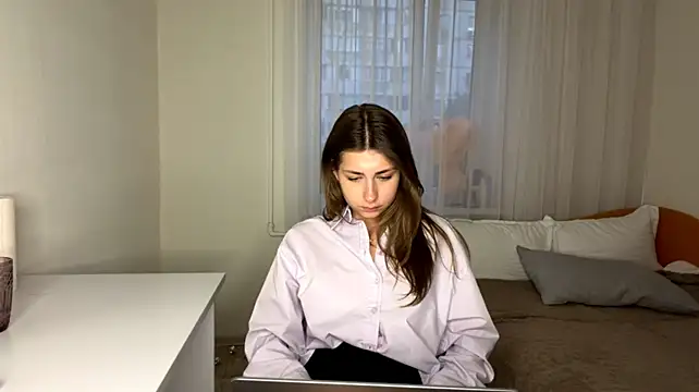 Adrll_Cute live cam on StripChat