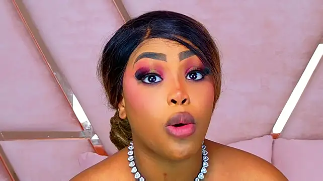 TiannahGlow