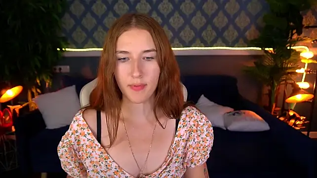 MirellEmber live cam on StripChat