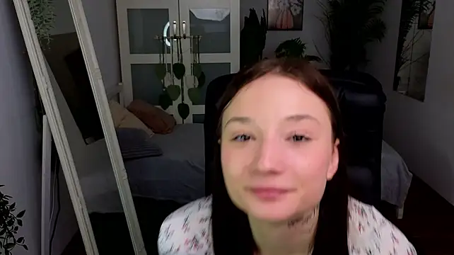 melanievirelle (F teen) - Show my ass in panties