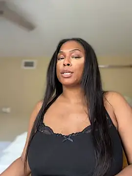 candyluxxxx (F young) - SHORTS OFFPUT MY TOY IN MY TIGHT COOCHIE
