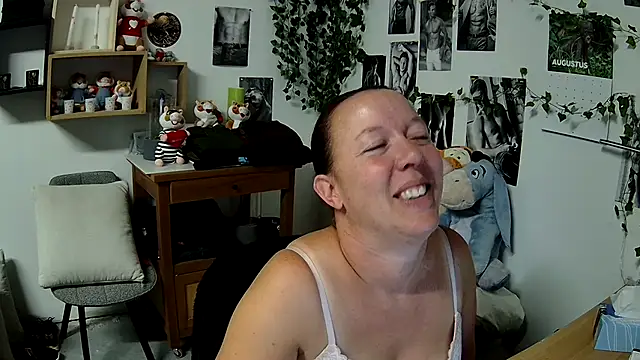 AnyaKrey@xh live cam on StripChat