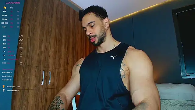 massimo_visconti live cam on StripChat