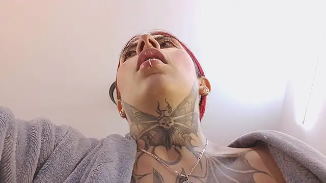 selene_red_ webcam