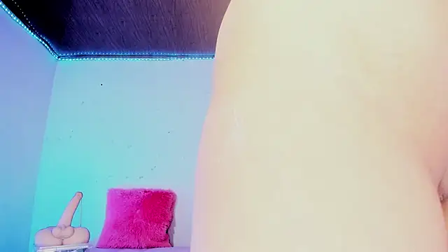 karol_stom live cam on StripChat