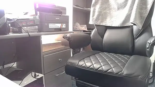 TrevorSteele live cam on StripChat