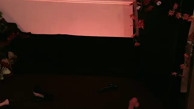 WICKEDEMBER live cam on StripChat