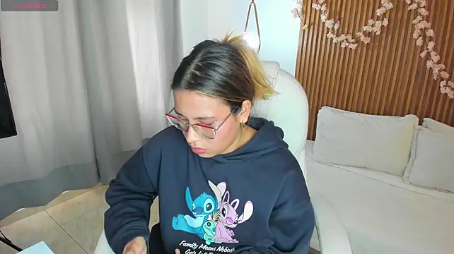 Evely_crosss live cam on StripChat
