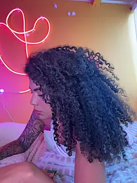 Morenayaa live cam on StripChat