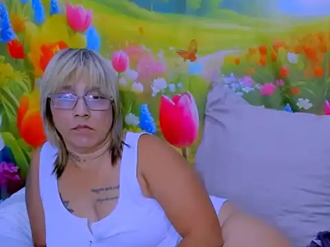 indianroxy live cam on StripChat