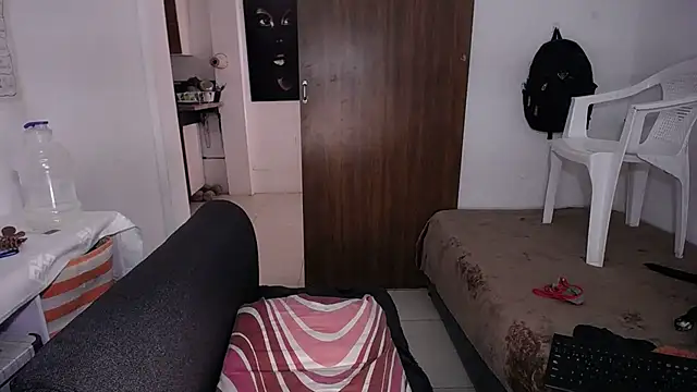 yselahot live cam on StripChat