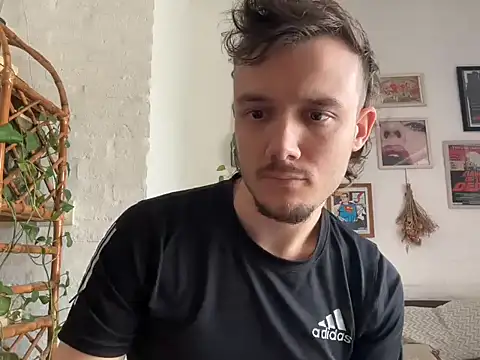BoyWithToys1 live cam on StripChat