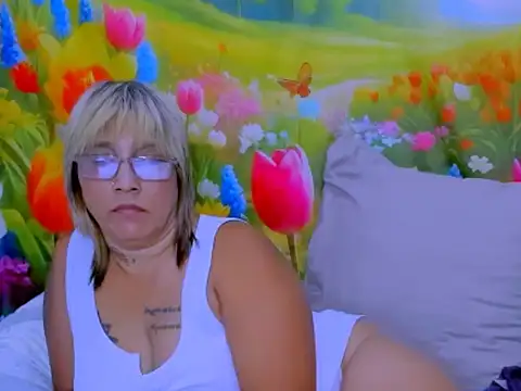 indianroxy webcam