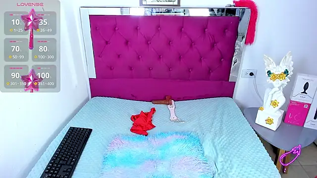 Samnthasm live cam on StripChat