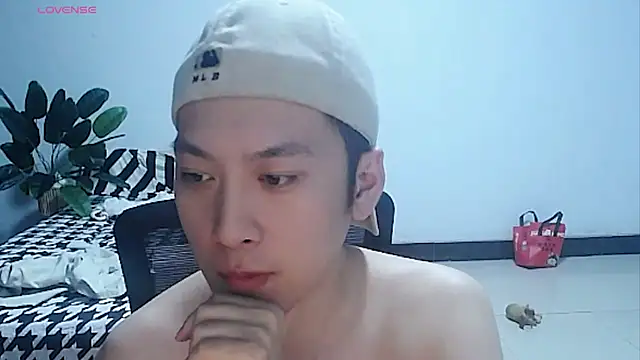 yichen008 live cam on StripChat