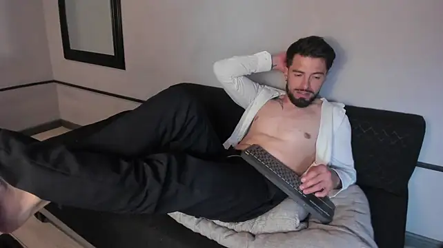 Liam_ashford live cam on StripChat