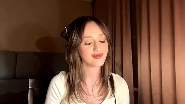 ShannanWohlers live cam on StripChat