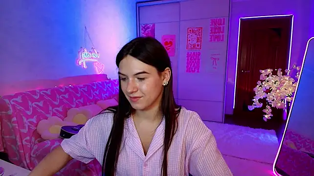luna_lust_212 live cam on StripChat