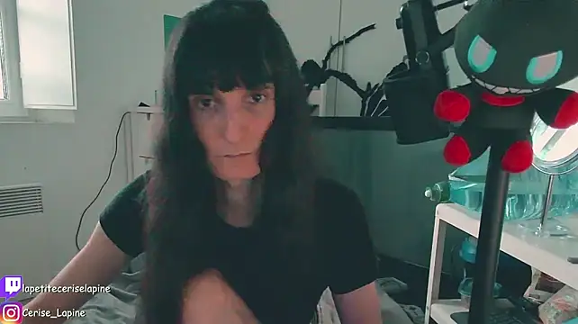 CeriseLapine live sex cam