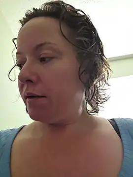 julimonroe 🥫 webcam