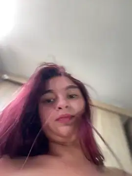 MiaLujan_ live cam on StripChat