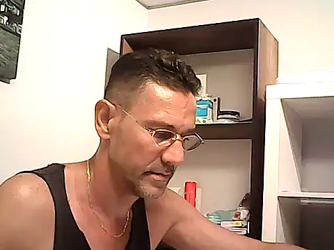 mastercharisma35 (Ask my age) - like tips pls. ı stand up for you.. okey